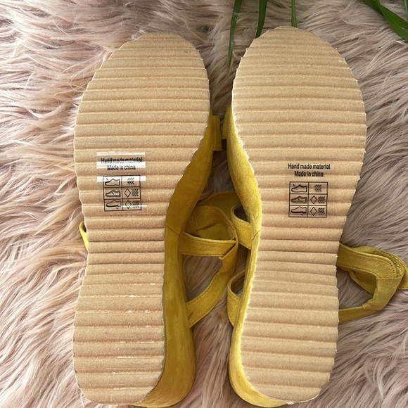 Sunflower 🌻 Wedges - Picture 9 of 9